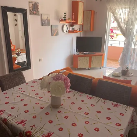 Leo&julia Luxury 2 *